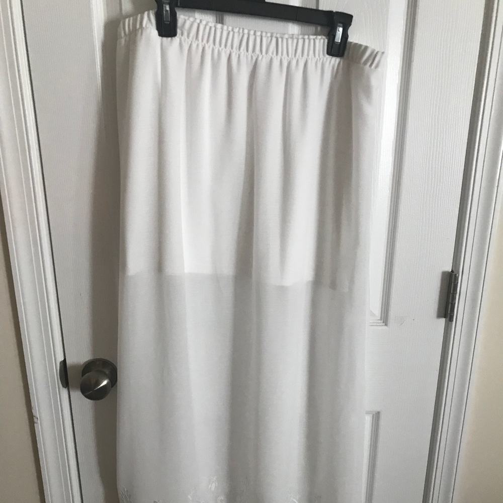 Candie’s White Flowy Skirt